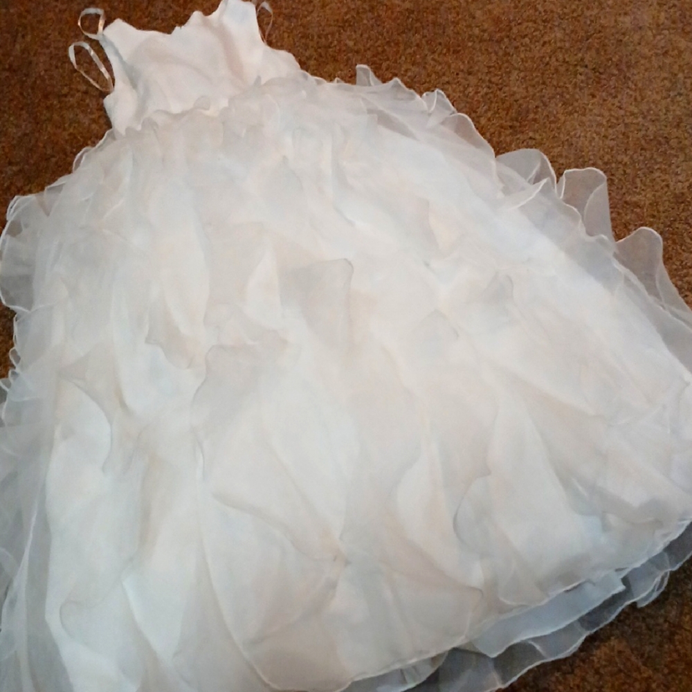 Elegant White Ruffled Dress From Davis Bridal, Size 7
